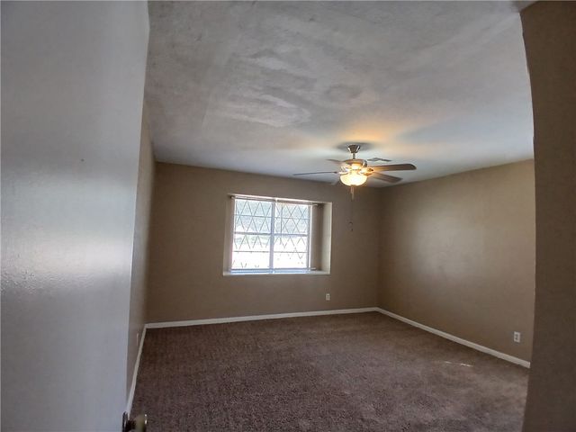 10609 Kingwood Dr, Corpus Christi, TX 78410