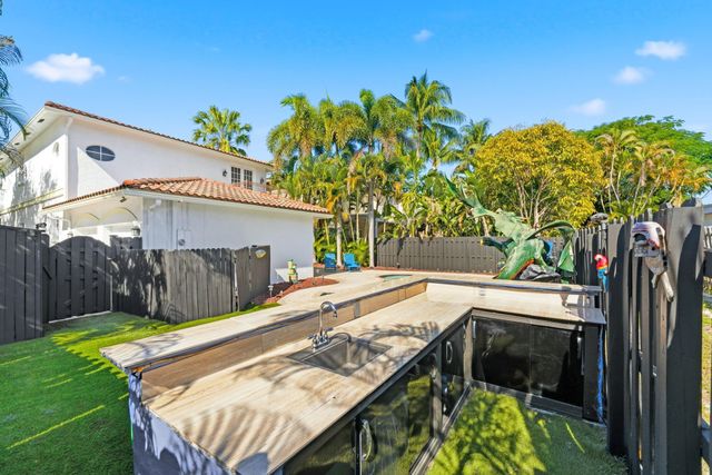 400 NE 8th Ave, Fort Lauderdale, FL 33301