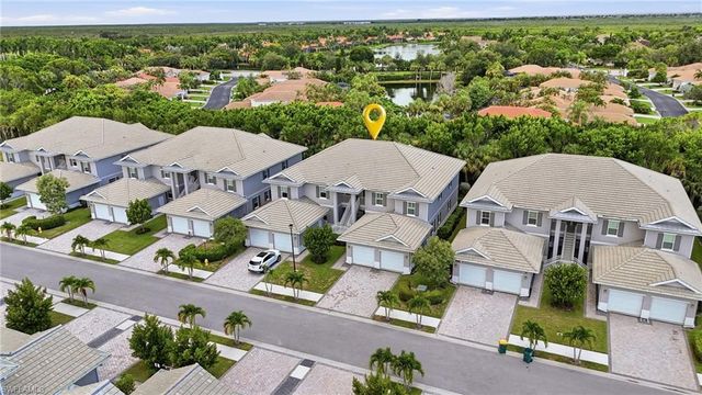 238 Indies DR E 201, Naples, FL 34114