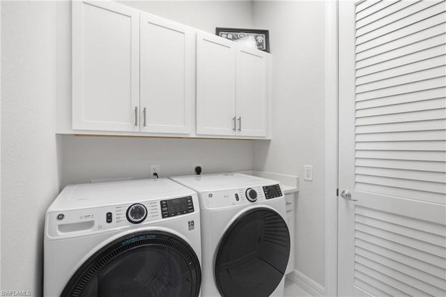 238 Indies DR E 201, Naples, FL 34114