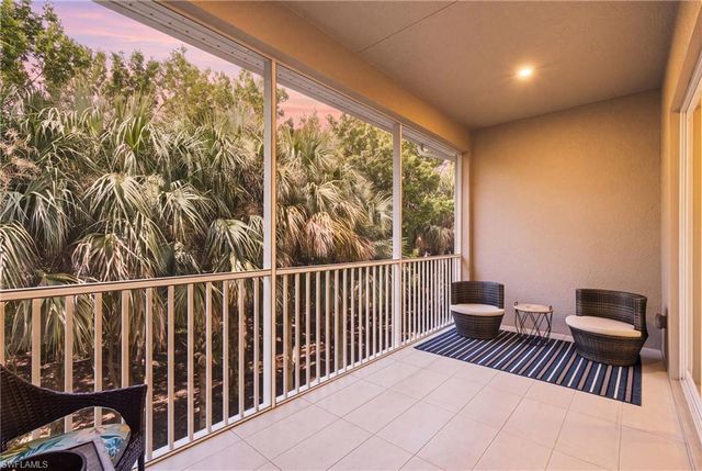 238 Indies DR E 201, Naples, FL 34114
