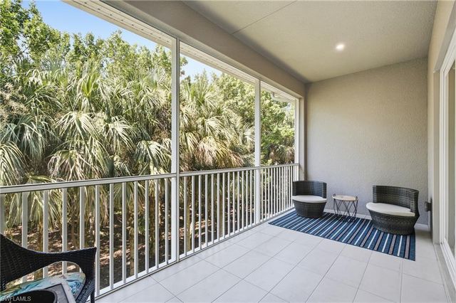 238 Indies DR E 201, Naples, FL 34114