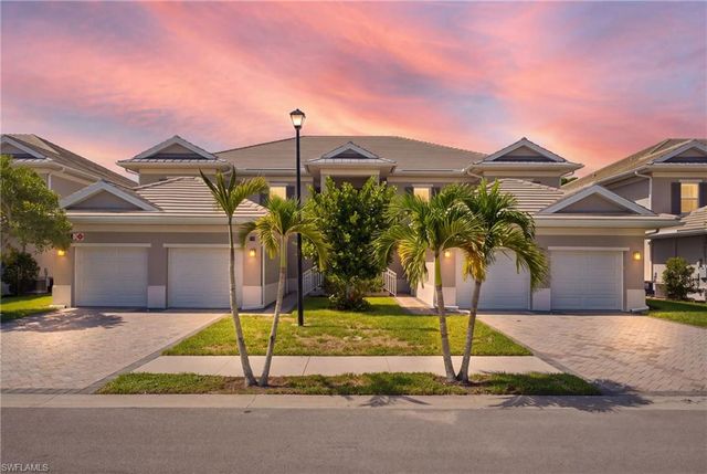 238 Indies DR E 201, Naples, FL 34114