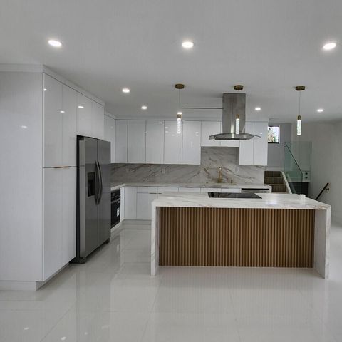 1275 NE 200th Terrace, Miami, FL 33179