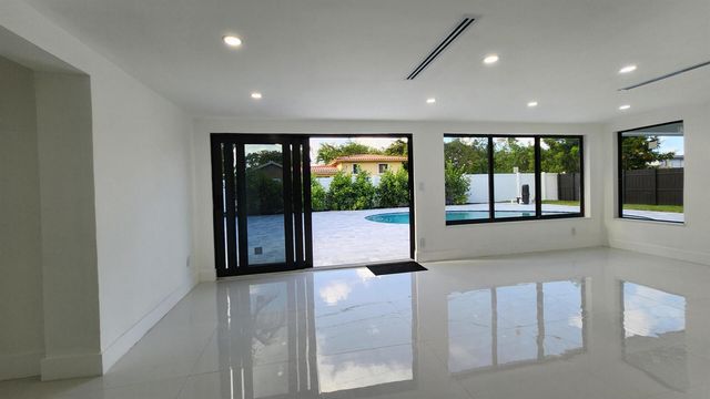 1275 NE 200th Terrace, Miami, FL 33179