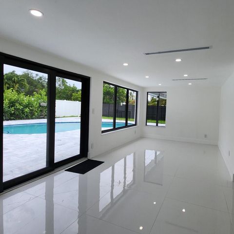 1275 NE 200th Terrace, Miami, FL 33179