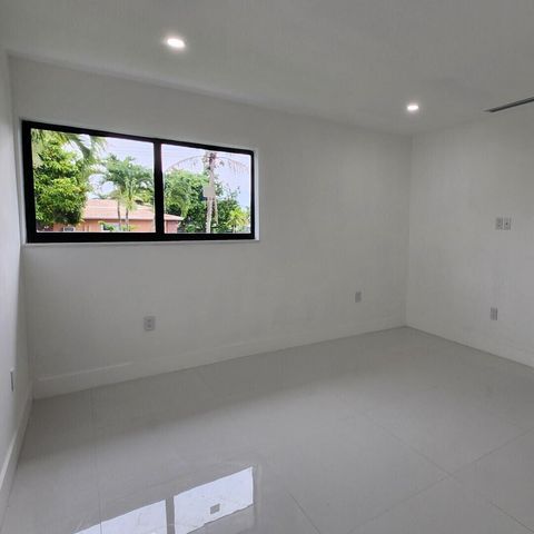 1275 NE 200th Terrace, Miami, FL 33179