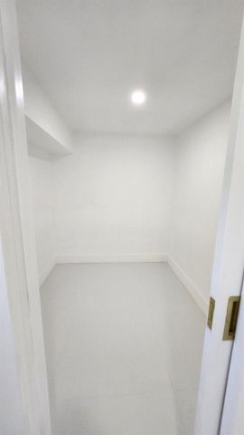 1275 NE 200th Terrace, Miami, FL 33179