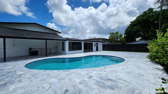 1275 NE 200th Terrace, Miami, FL 33179