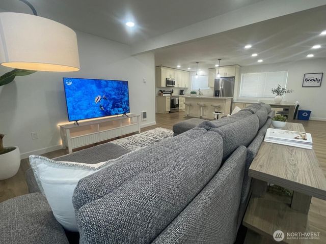 3730 SW 99th Street, Seattle, WA 98126