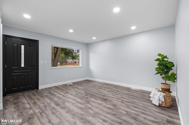 14235 Inkster Road, Livonia, MI 48154