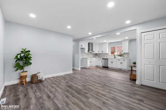 14235 Inkster Road, Livonia, MI 48154
