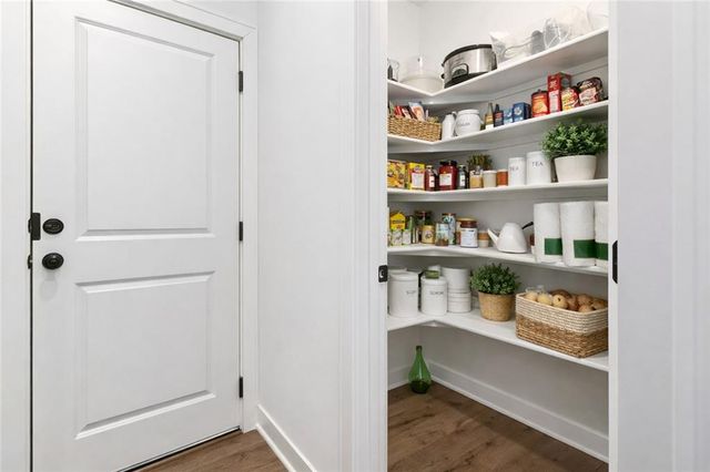 6615 NW 107th Court, Kansas City, MO 64154