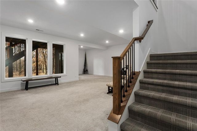 6615 NW 107th Court, Kansas City, MO 64154