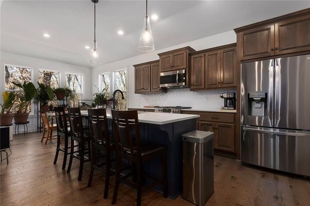 6615 NW 107th Court, Kansas City, MO 64154