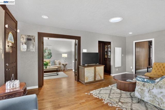 2541 Marina Blvd, San Leandro, CA 94577