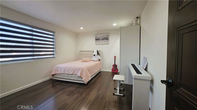 608 Hawthorne Street E, Glendale, CA 91204