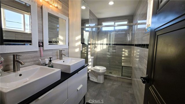 608 Hawthorne Street E, Glendale, CA 91204