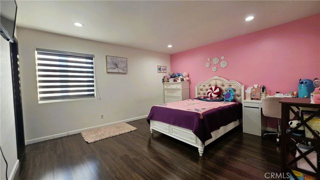 608 Hawthorne Street E, Glendale, CA 91204