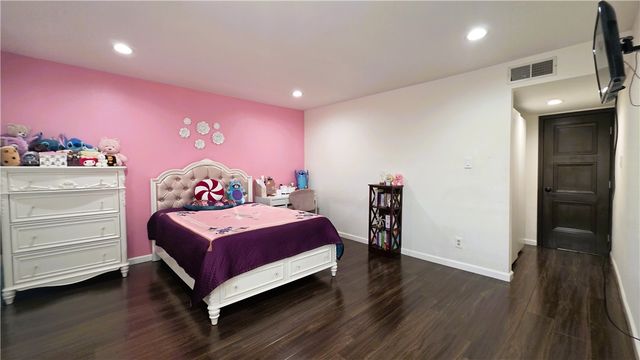 608 Hawthorne Street E, Glendale, CA 91204