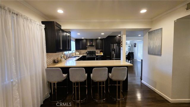 608 Hawthorne Street E, Glendale, CA 91204