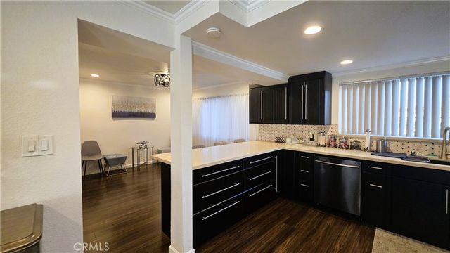 608 Hawthorne Street E, Glendale, CA 91204