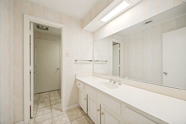 6727 Southpoint Drive, Dallas, TX 75248