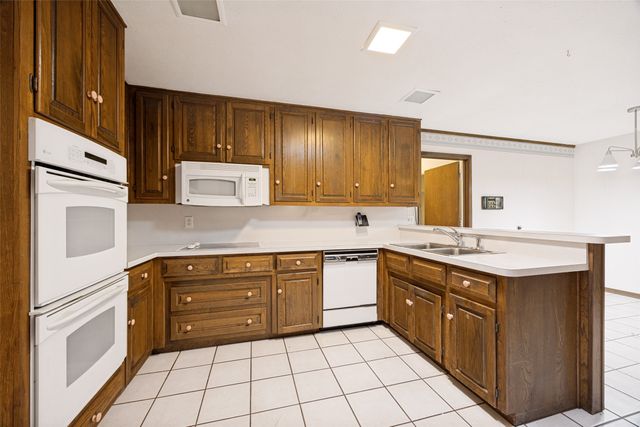6727 Southpoint Drive, Dallas, TX 75248