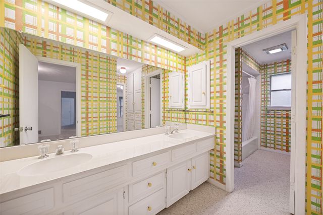 6727 Southpoint Drive, Dallas, TX 75248
