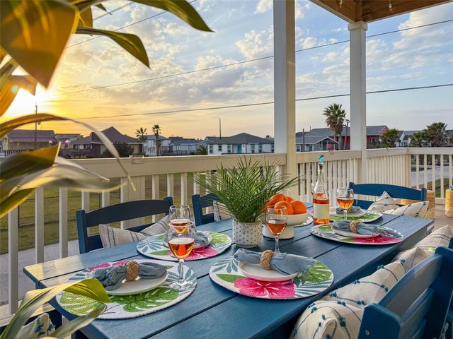 4219 Grayson Drive, Galveston, TX 77554