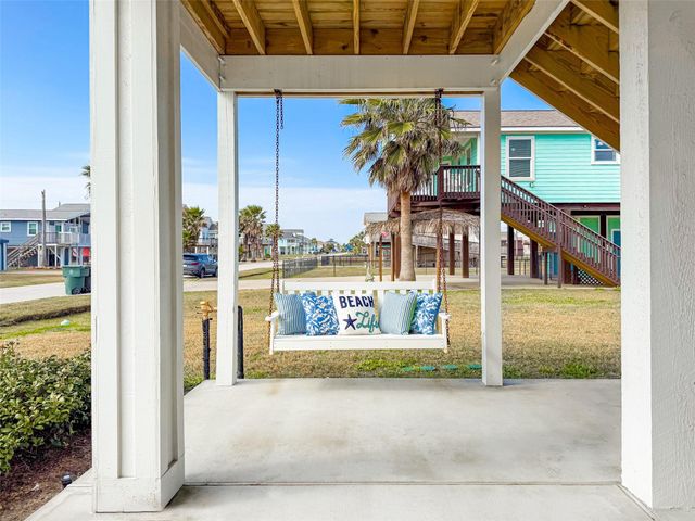 4219 Grayson Drive, Galveston, TX 77554