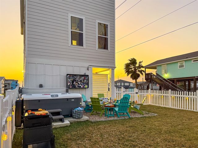 4219 Grayson Drive, Galveston, TX 77554
