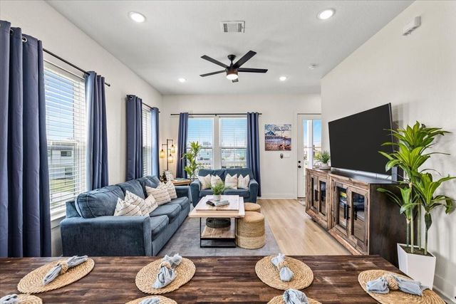 4219 Grayson Drive, Galveston, TX 77554