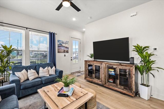 4219 Grayson Drive, Galveston, TX 77554