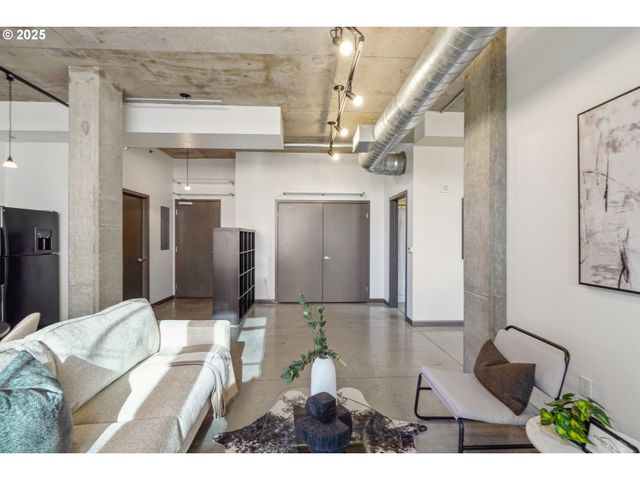 1030 Nw 12TH Ave 415, Portland, OR 97209