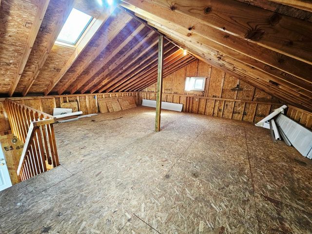 301 S 5th St, Manchester, IA 52057