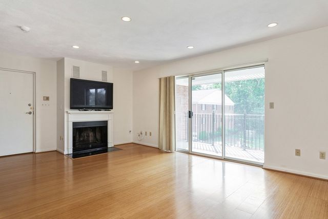 5 April Ln 31, Lexington, MA 02421