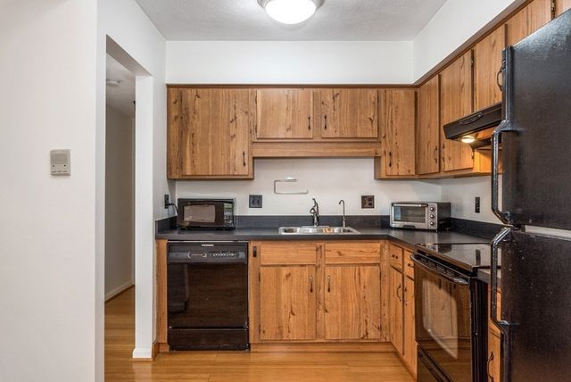 5 April Ln 31, Lexington, MA 02421