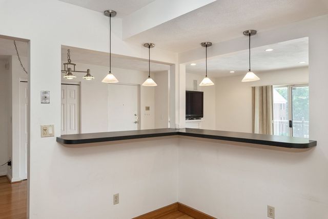 5 April Ln 31, Lexington, MA 02421