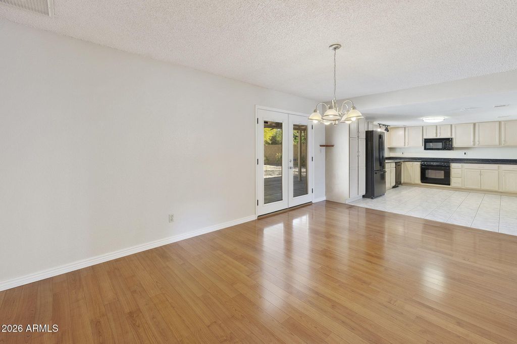 Image 10 of property listing at 4538 W PURDUE Avenue, Glendale, AZ 85302