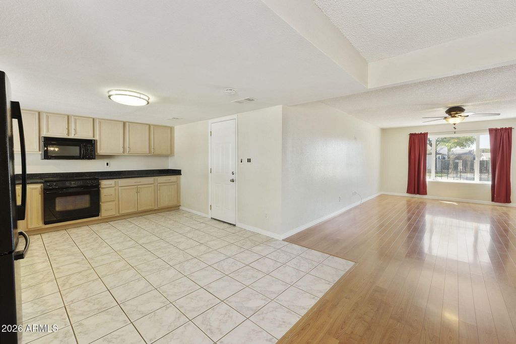 Image 17 of property listing at 4538 W PURDUE Avenue, Glendale, AZ 85302