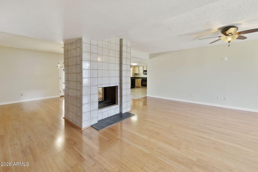 Image 6 of property listing at 4538 W PURDUE Avenue, Glendale, AZ 85302