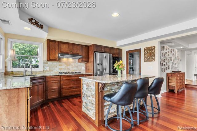 4337 Windiate Park Drive, Waterford, MI 48329
