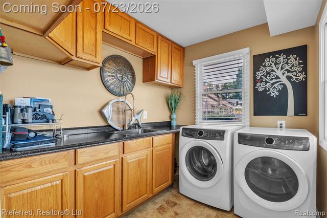 4337 Windiate Park Drive, Waterford, MI 48329
