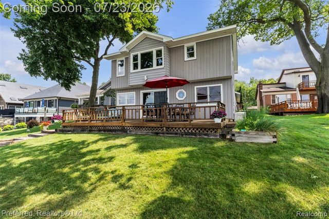 4337 Windiate Park Drive, Waterford, MI 48329