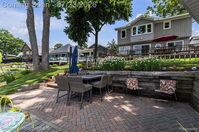 4337 Windiate Park Drive, Waterford, MI 48329
