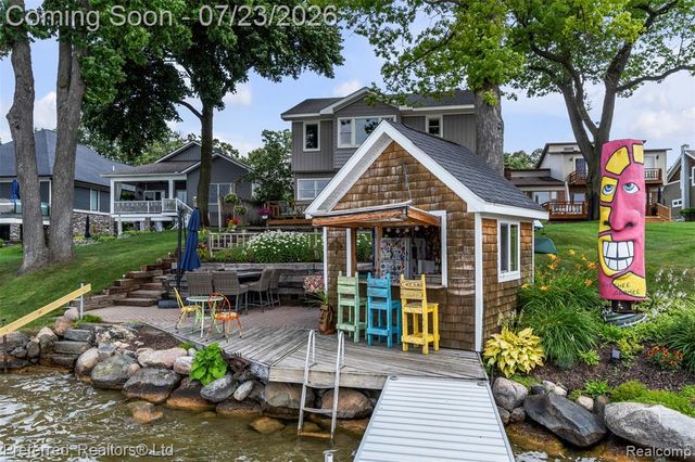 4337 Windiate Park Drive, Waterford, MI 48329