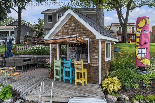 4337 Windiate Park Drive, Waterford, MI 48329