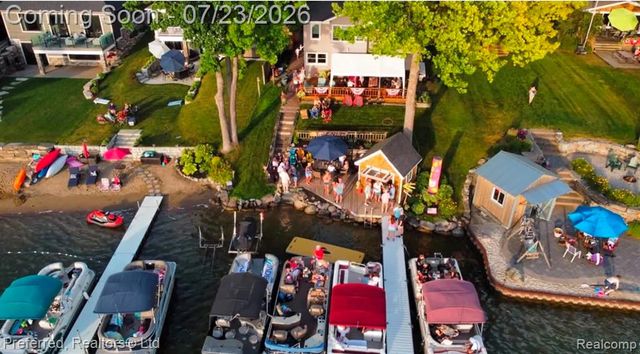 4337 Windiate Park Drive, Waterford, MI 48329