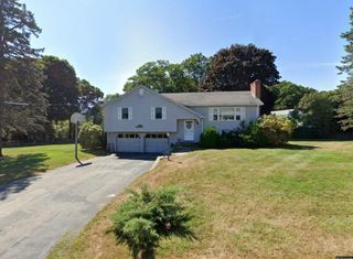 10 Crestwood Dr 10, Andover, MA 01810